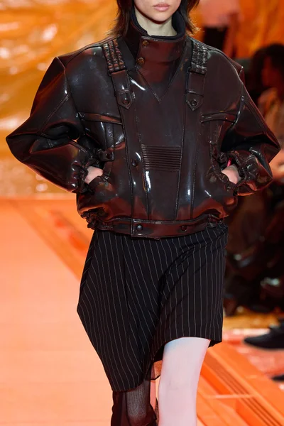 Look 74